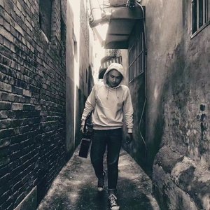 催眠眼镜之三亚孕游最新章节
