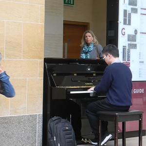 催眠眼镜之三亚孕游最新章节
